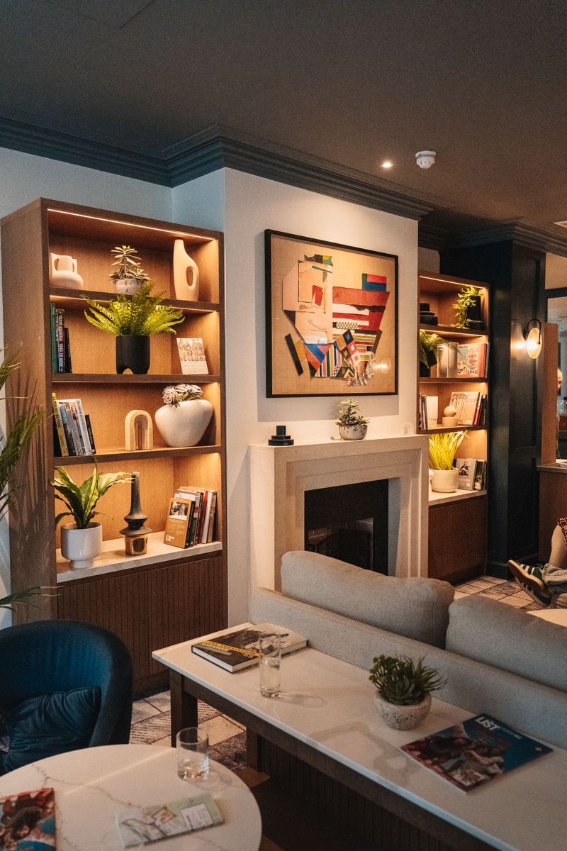 canvas-above-fireplace-holidays